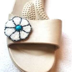 Oka.b Womens White Turquoise Beaded Flower Embelished Sandal Size M/L